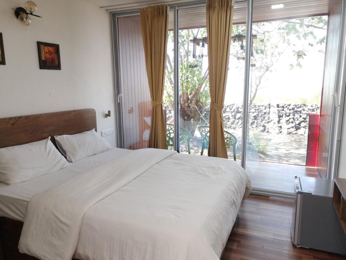 The Koasta Sea View Resort Korlai Bagian luar foto