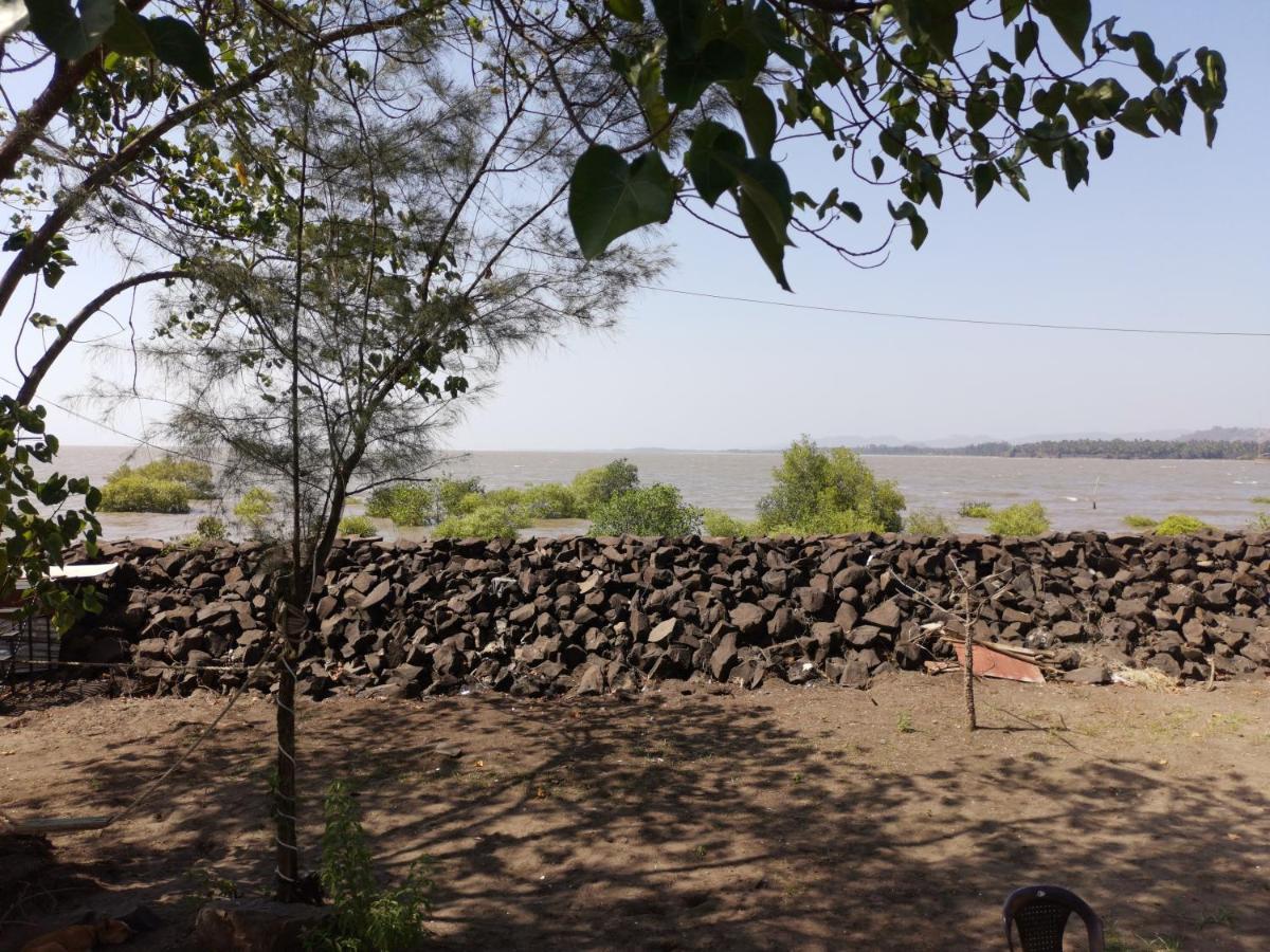 The Koasta Sea View Resort Korlai Bagian luar foto